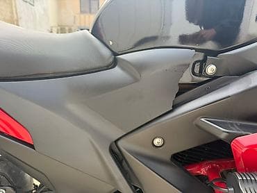 w211 amortizator: Qırmızı sport üslubunda motosiklet - Korpus: tam qaplama (full — 6