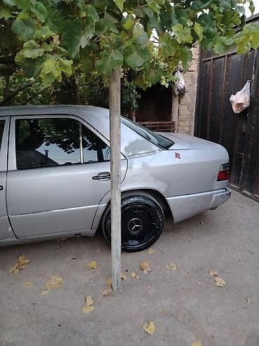 07 stoplari: Mercedes-Benz 350: 2 l | 1992 il Sedan — 4