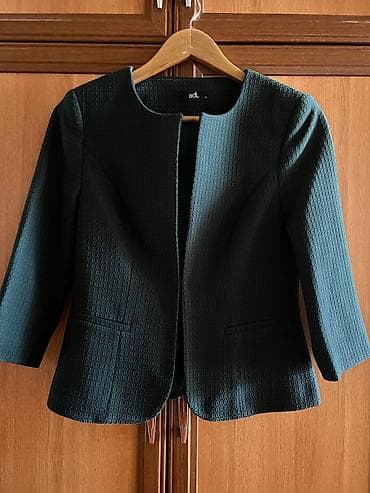 dest geyimlər: Qadın ofis dəsti – 4 parçadan ibarət 1) Qara teksturalı jaket (adL — 1
