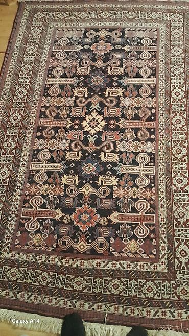 Döşək üzləri: Əl toxunması xalçalar – klassik Quba/Şirvan üslubunda - Material — 2