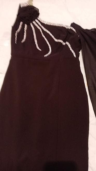 Qara rəngli zərif ziyafət/libas - Model: birqollu, assimetrik çiyin