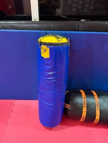 Boks üçün asılqan zərbə kisəsi - Material: parlaq, suya davamlı