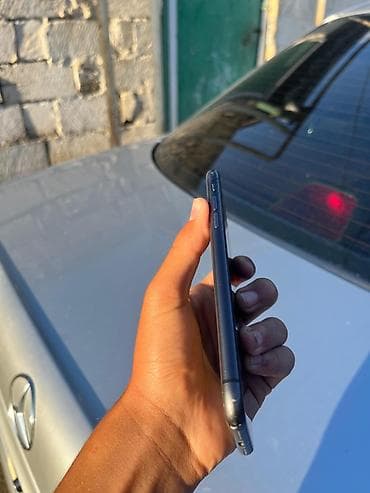redmagic 10s pro: IPhone 11, 64 GB, Qara — 7