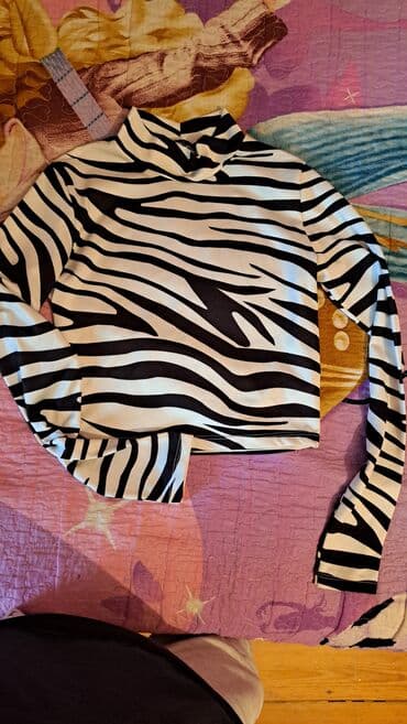 Zebra naxışlı qadın bluzu - Model: uzunqol, balıqçı yaxa (yüksek