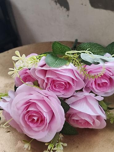 toxunma guller: 650azne alinib 450azn obtavoy satilir. Ayri-ayri xerclenir. Süni — 10