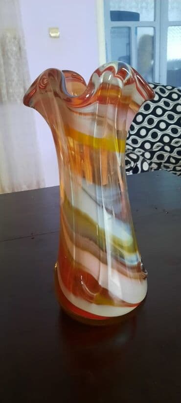 Klassik süfrə və dekor dəsti - Şüşə dekorativ vaza: əl işi görünüşlü lalafo.az -da Klassik süfrə və dekor dəsti - Şüşə dekorativ vaza: əl işi görünüşlü