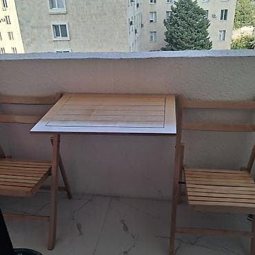 Təbii ağacdan hazırlanmış balkon/teras dəsti: - 1 ədəd kompakt masa və — 1