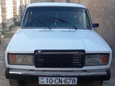 VAZ 2107, ağ rəngli sedan tam qaydasinda Xüsusiyyətlər: - Korpus: 4