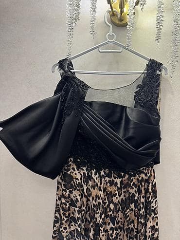 sadə donlar: Qadınlar üçün uzun ziyafət donu - Üst hissə: qara atlas parça ilə — 3