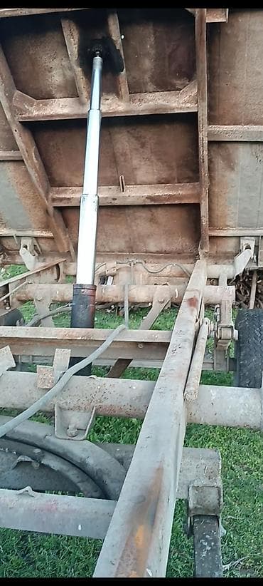 Kipli qoşqu (traktor üçün) - Hidravlik qaldırma sistemi: teleskopik