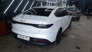 Скупка авто: BYD elektrik sedan - Kuzov: fastbek tipli 4 qapılı sedan, ağ rəng — 2
