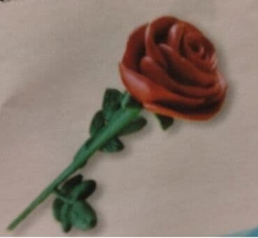 7 gözel gülü: Süni qızılgül dekoru - Realistik dizaynlı tək saplı qızılgül - — 1