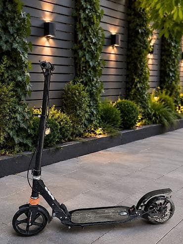 Şəhər üçün praktiki elektrik skuter - Rəng: qara, alüminium gövdə -
