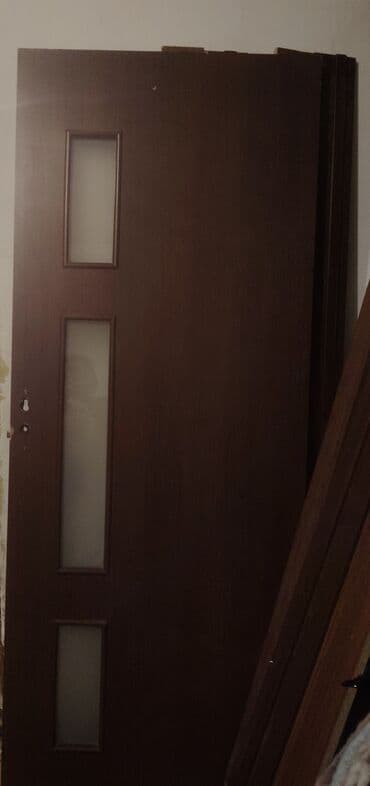 Furnitura və aksessuarlar: Şüşəli interyer qapıları - Material: MDF/laminat üzlü taxta quruluşlu — 1