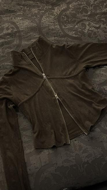 xəz qadın koftaları: Qadın topik, zipli
Ölçü M,L — 2