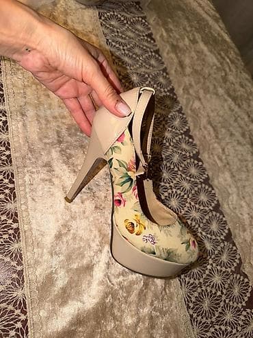 Qadın platformalı dikdaban ayaqqabı - Ölçü: 35 - Rəng və dizayn: Bej