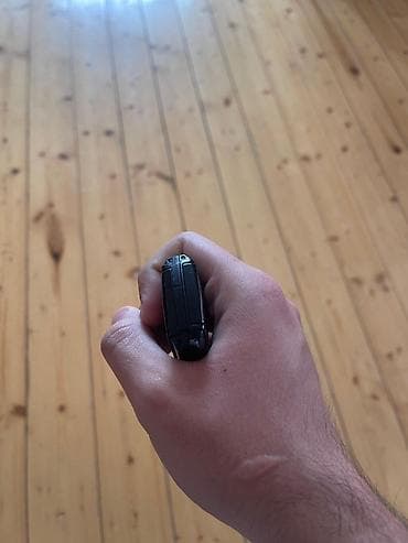 vertular: Vertu 4 GB, rəng - Qara, Düyməli — 8
