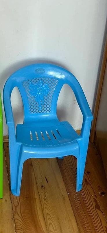 Uşaq üçün plastik kreslo - Rəng: mavi - Material: yüngül və möhkəm