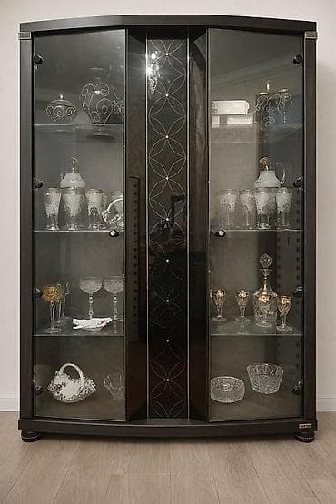 Оборудование для производства: Стеклянная витрина-шкаф, Новый — 1