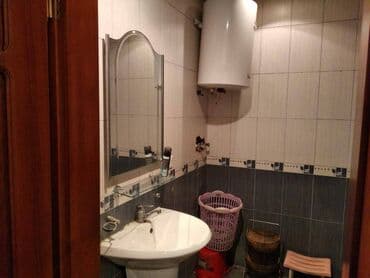 4 otaqlı ev: Yasamal rayonu,Elmlər Akademiyası metrosu ilə 1 dəqiqəlik məsafədə — 10