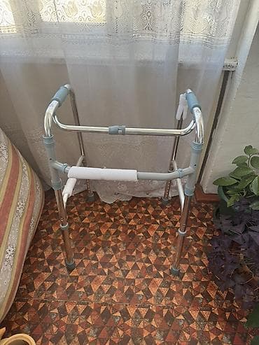 Ehtiyacı olanlar üçün əlil arabası. İstəyən əlaqə saxlayıb götürə