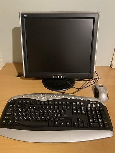 Kompüter, noutbuk və planşetlər: Satılır: 2 ədəd kompüter monitoru və 3 ədəd naqilli klaviatura dəsti — 8