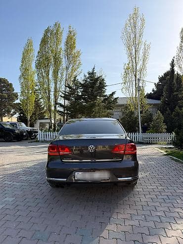 avto 444: Volkswagen Passat: 2.5 l | 2012 il Sedan — 4