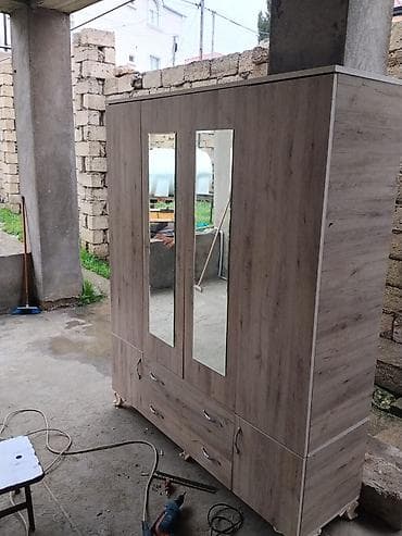 dolab ikinci el: 3 qapılı, Güzgülü, Digər rəng, Taxta, Açılan, Düz dolab — 1