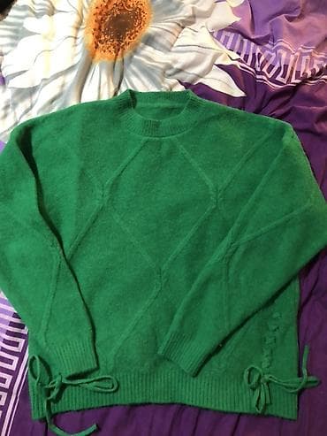 off white duks: Yaşıl rəngli qadın sviteri 1 defe 1 saatliq geyilib teze kimidi qalin — 1