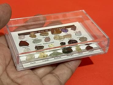 Məhsul: “Gems from all over the world” – mineral və qiymətli daş