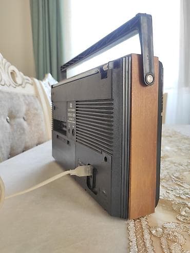 mp3 fm modulator: VERAS RP-225 portativ radioqəbuledicisi - İstehsal: Belarus (gövdə — 2