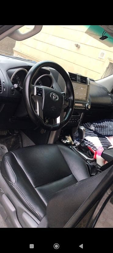Avtomobil alışı: Toyota Land Cruiser Prado – qara rəngli, tam ölçülü off-road SUV — 1