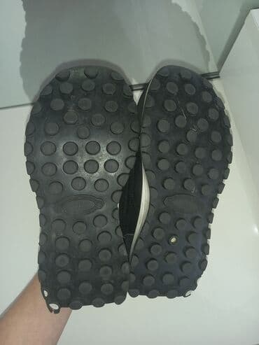 bu слипоны: BLS-EKER brendinin qara rəngli uniseks krosovkaları. Ayaqqabılar ağ — 4