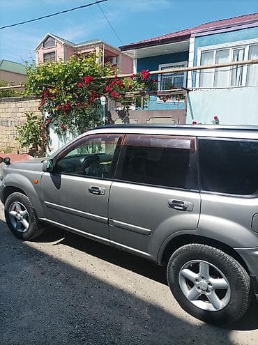 mtz 80 karopka: Nissan X‑Trail (T30) – gümüşü rəngli, 5 nəfərlik kompakt SUV Əsas — 3