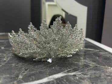 qaralmayan bijuteriya: Gelin taci . Xaeicden 500 m alinib. Azerbaucanda bundan yoxdu. 1 defe — 1