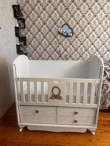 Oğlan və qız üçün, Dördbucaq, Beşik, Dəstsiz, Matrassız, Yellənmə mexanizmsiz