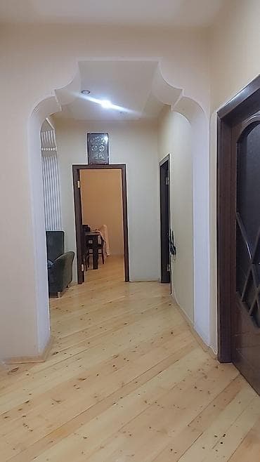 ağdaşda satilan evler: 4 otaqlı mənzil – geniş planlama və işıqlı otaqlar. ancaq xanimlara — 3