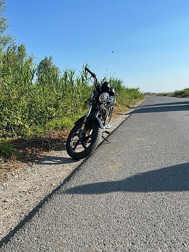 yeni teker kreditle type 1: Kruizer tərzində yığılmış yüngül yol motosikleti - Mühərrik: 1 — 4
