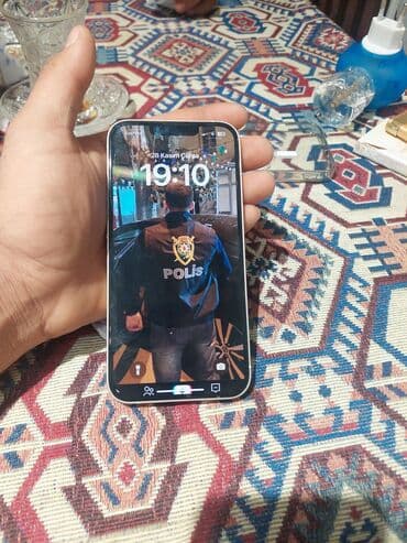 prodat iphone: IPhone 13, Ağ, Face ID — 2