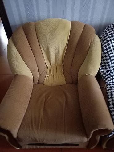 klasik divan: Mebel dəsti: 3 yerlik divan + 2 ədəd kreslo - Üslub: Klassik, yumşaq — 3