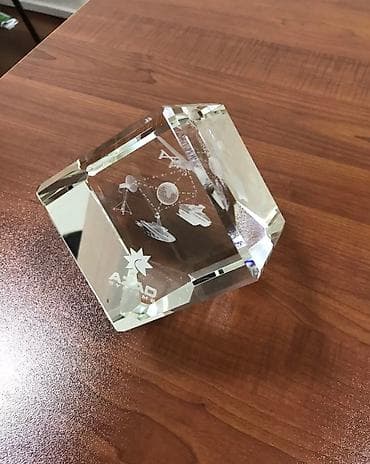 kisi hediyye: Şüşə suvenir — 1