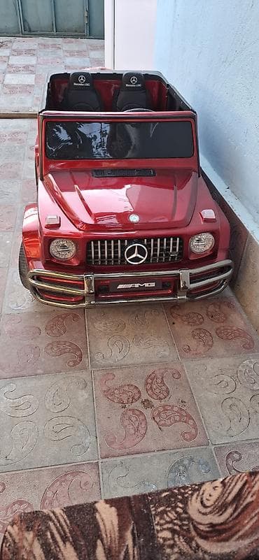 Uşaq maşını 8yaşa qədər sürə bilər.cəkisi 60 kq qədərdir.maşın pultla — 4
