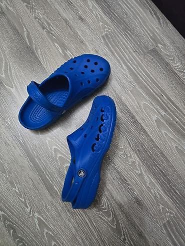 Домашние тапочки: Məhsul: Mavi Crocs tərzində bağlamalı klonqlar Təsvir: - Rəng: Parlaq — 2