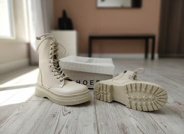 женские сапоги новые: Təzədir. 38 ölçü 80 manata alıbıb — 1