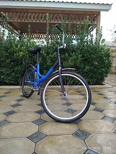 Uşaq velosipedləri: Şəhər tipli velosiped - Rəng: mavi-qara - Çərçivə: aşağı enişli — 1