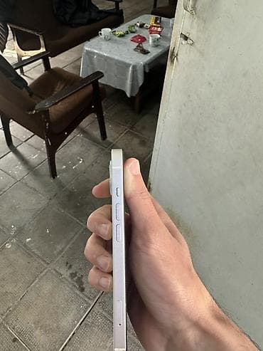 165 hz monitör: IPhone 13, 128 GB, Ağ, Qırıq — 1