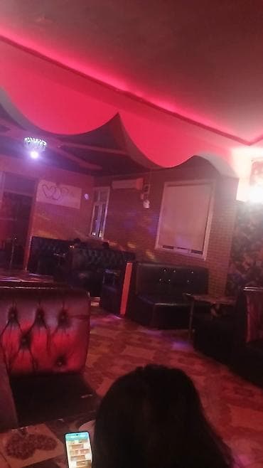 Ofisiant tələb olunur