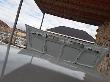 bentley continental gt 6 at: VAZ 2107, ağ rəng, sedan kuzov. Xüsusiyyətlər: - Klassik 4 qapılı — 2