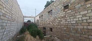 ev: Satış üçün: hasarlı həyət və tikili karkası - Geniş darvazalı giriş — 7