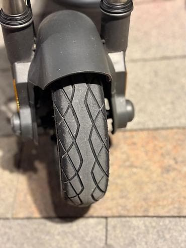 INMOTION elektrik skuteri Əsas xüsusiyyətlər: - Güclü ön işıq və — 10